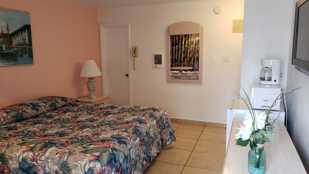 Quartedeck Motel, Wildwood New Jersey Deluxe Motel Rooms